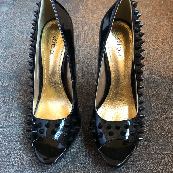 Heels - Picture 2 of 3